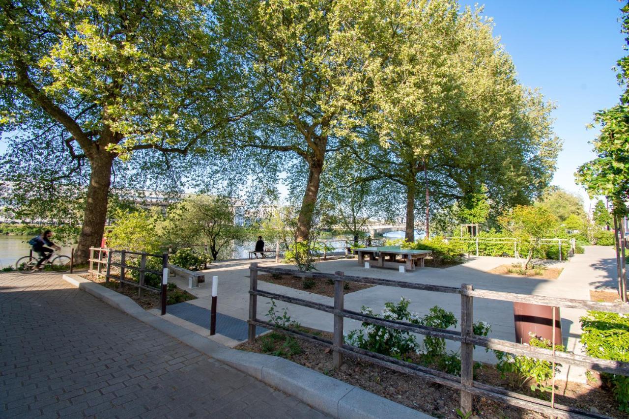 Charmant T2 sur Île de Nantes avec Parking et Balcon Extérieur photo